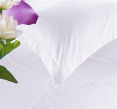 Funda de almohada blanca lisa de polialgodón para ropa de cama de hotel