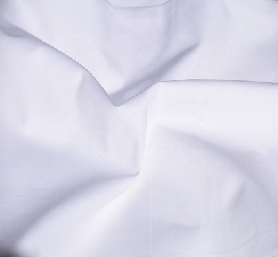 233T 40*40 133*100 polialgodón satinado/raya blanca ropa de cama tela